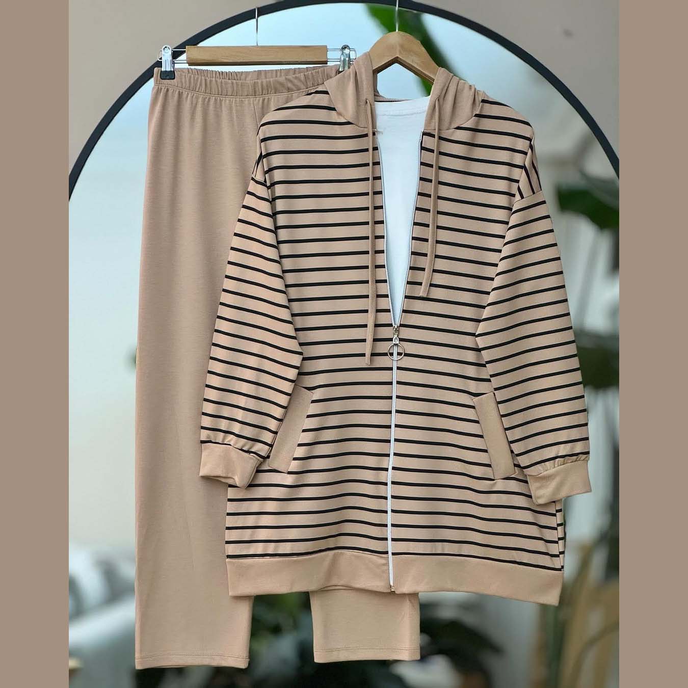 Lining Printed Zipper Hooded Style Premium Quality Winter 2-Pcs Tracksuit For Her. WWTS-28 Secondary image